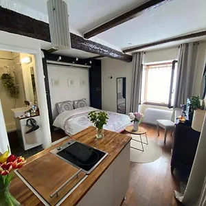 studio-au-coeur-du-vieil-antibes.fr-provencehotel.com/
